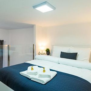 Bella Mia - Entire Apartment Near Liszt Ferenc Ter